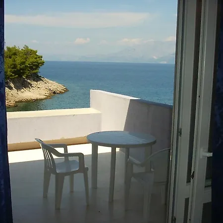Quadruple Uvala Bristova 12140a Πανσιόν