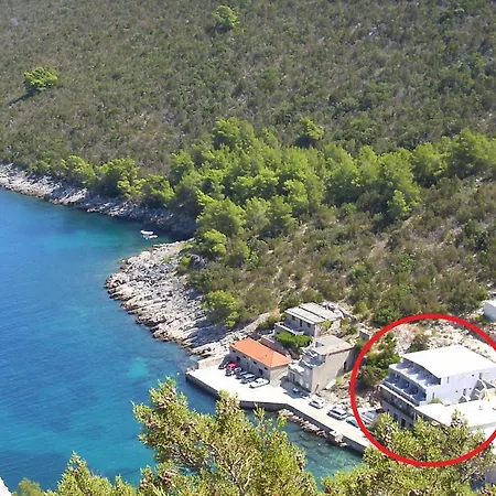 Πανσιόν Quadruple Uvala Bristova 12140a